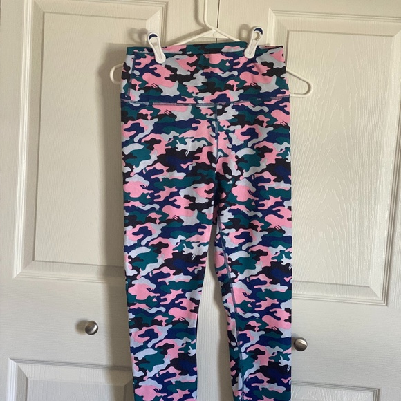 Fabletics Define High-Waisted 7/8 Legging Real Teal Camo - Picture 3 of 4